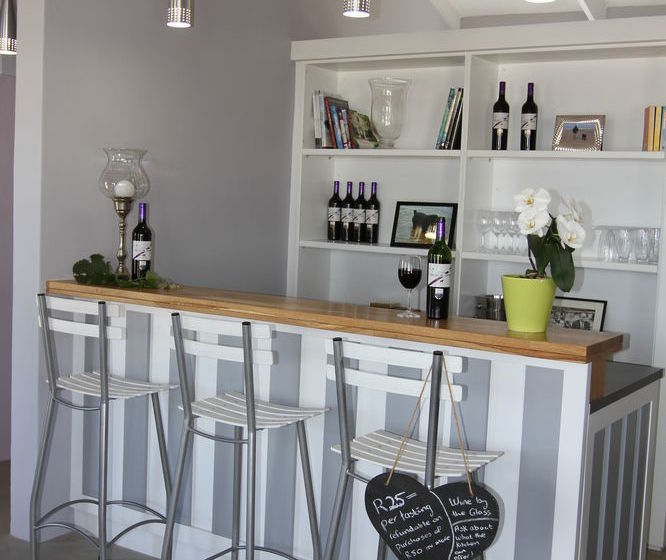 Paul Wallace Wines And Guest Cottages 16