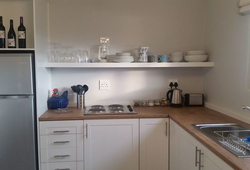 Paul Wallace Wines And Guest Cottages 6