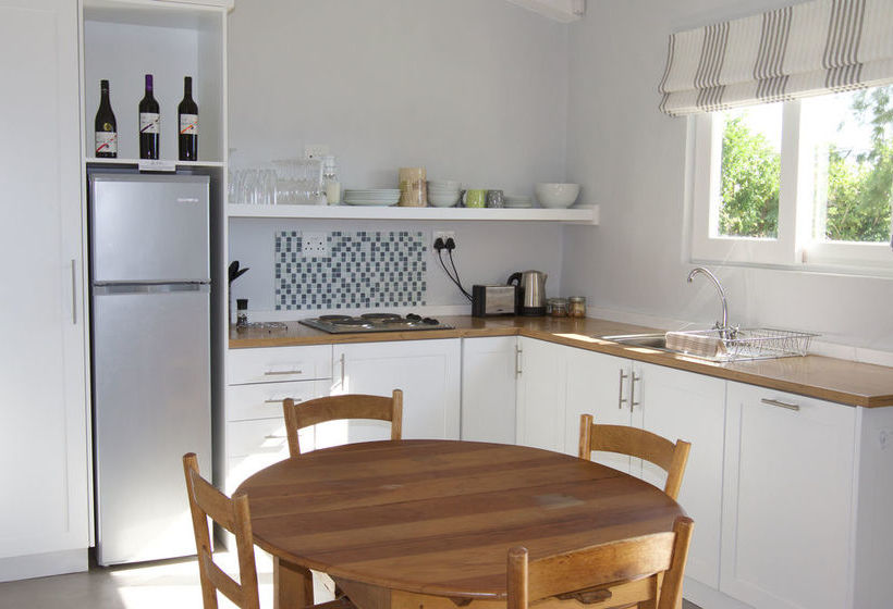 Paul Wallace Wines And Guest Cottages 7