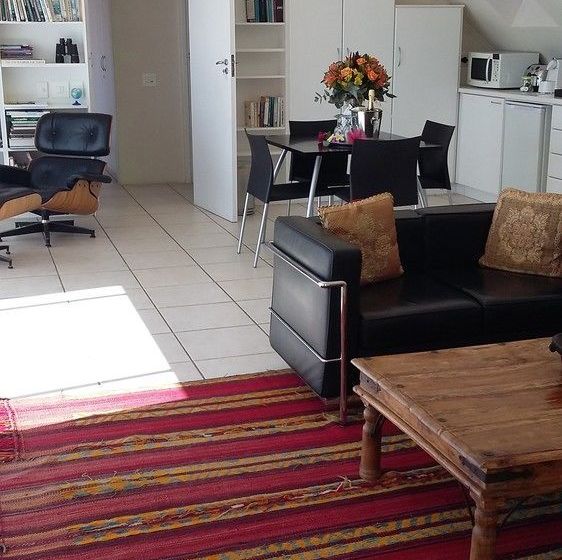 Pension Bluegum Hill Guesthouse 9