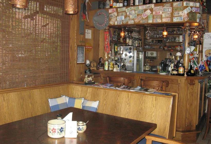 Hotel Willy's Chateau 10