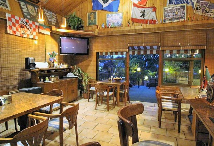 Hotel Willy's Chateau 11