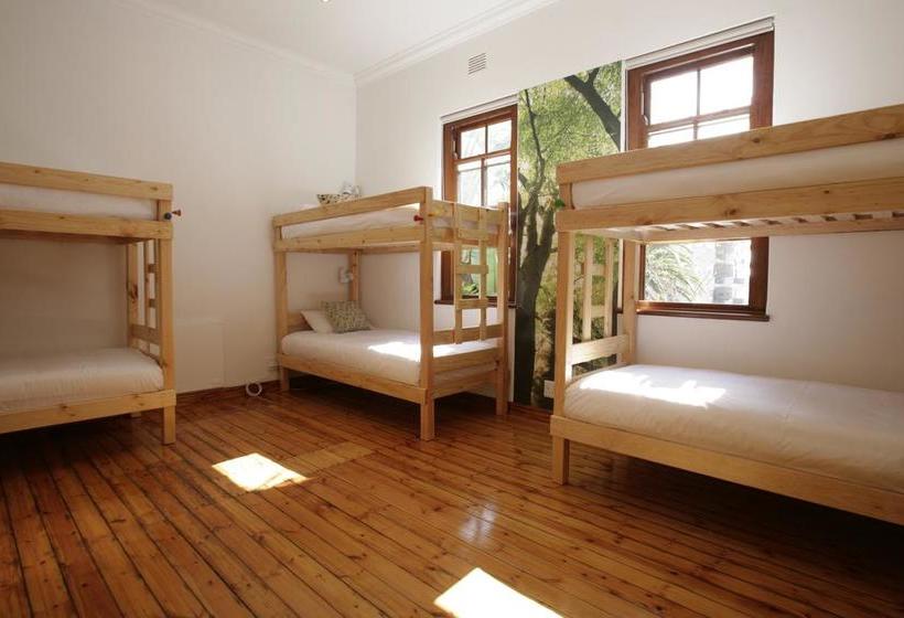 Hotel Atlantic Point Backpackers 9