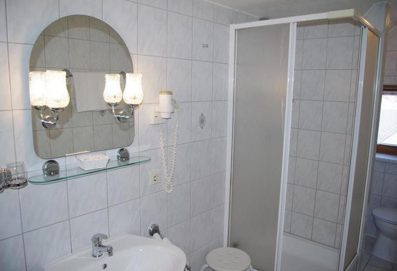 Hotel Gasthof Zum Walfisch Geschw. Peggy Goram Und René Goram Gbr 11