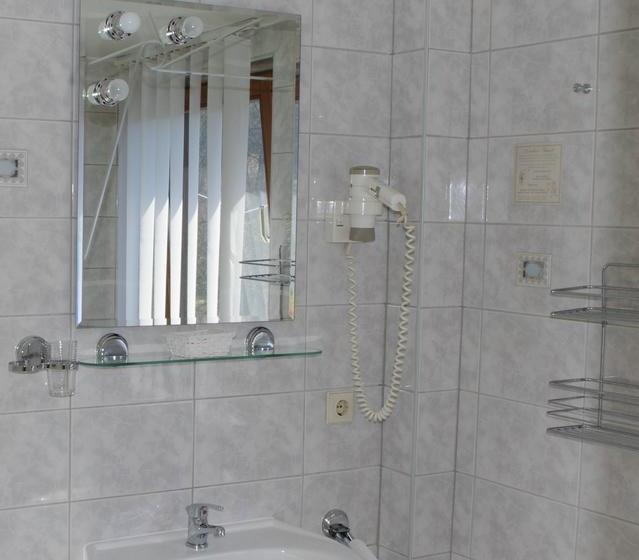 Hotel Gasthof Zum Walfisch Geschw. Peggy Goram Und René Goram Gbr 9