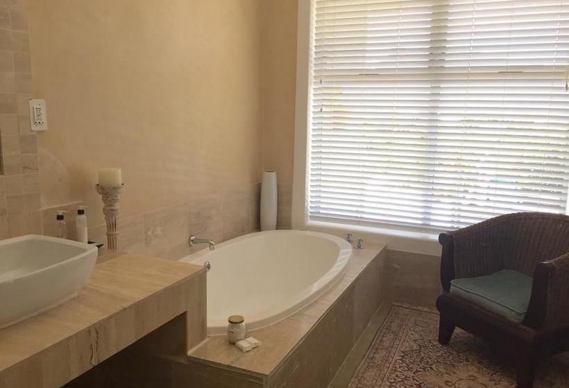 Hotel Moonstruck On Pringle Bay Guesthouse 18