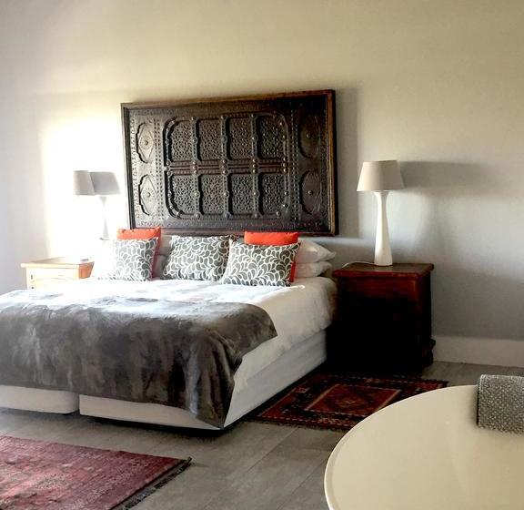 Hotel Moonstruck On Pringle Bay Guesthouse 5