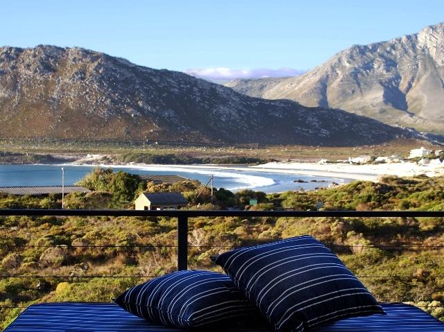 Hotel Moonstruck On Pringle Bay Guesthouse 9
