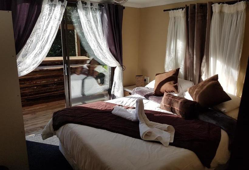 Hotel Tube 'n Axe Accommodation 14