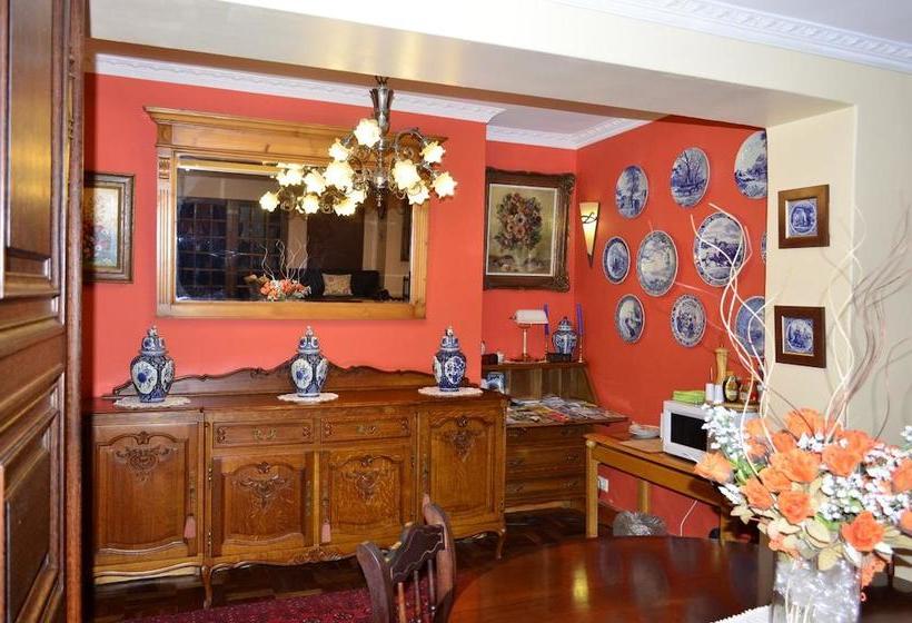 Hotel Woodlands Guest House 10