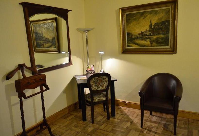 Hotel Woodlands Guest House 13