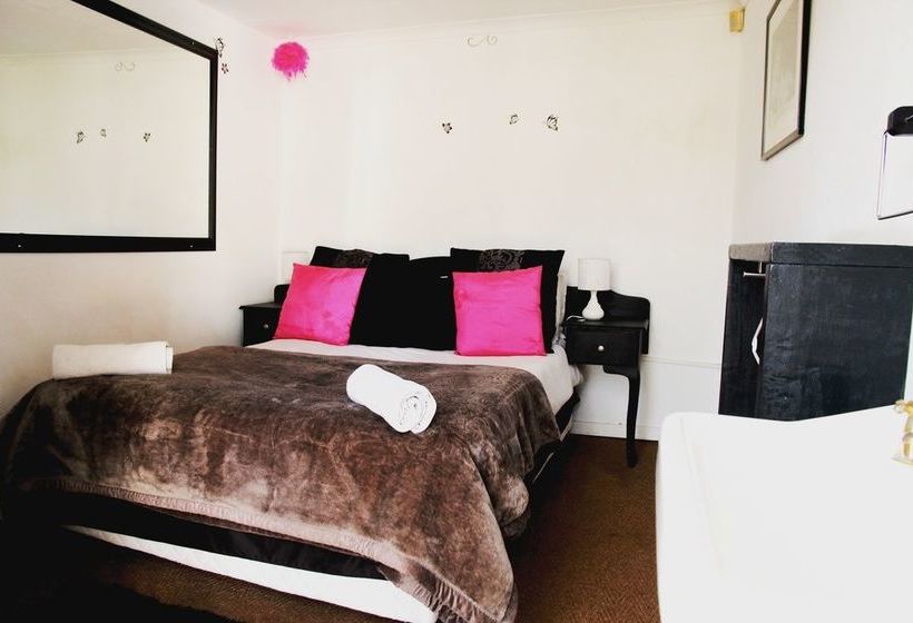 Homebase Melville Hostel 14