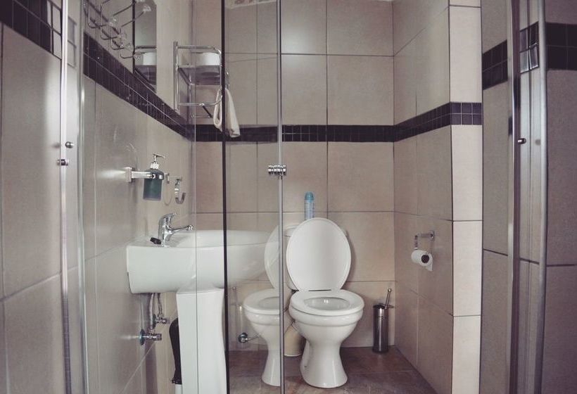 Homebase Melville Hostel 20