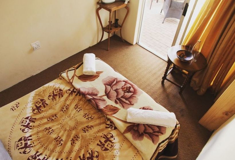 Homebase Melville Hostel 7