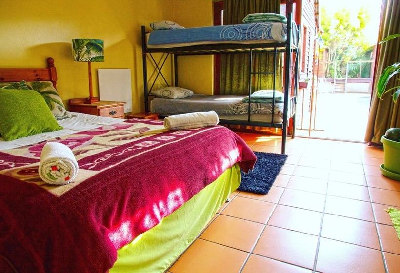 Homebase Melville Hostel 9