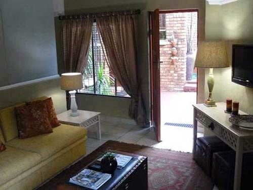 Pension Chateau Vue Guesthouse 10