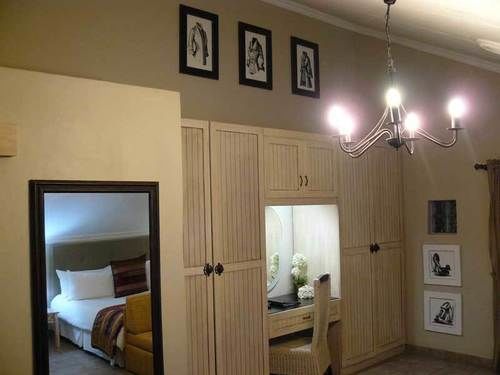 Pension Chateau Vue Guesthouse 11