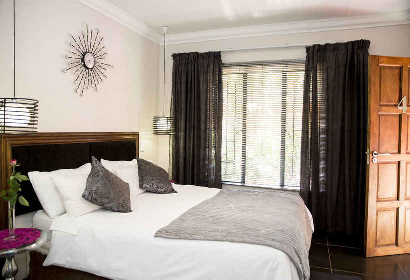 Pension Ons Dorpshuis Guest House 11