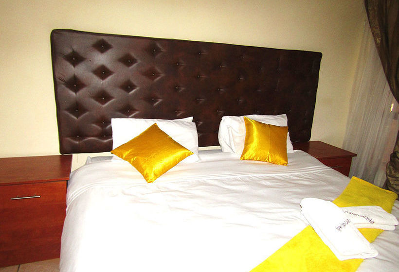 Hotel African Cave Lodge 10