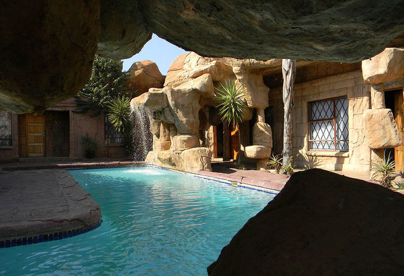 Hotel African Cave Lodge 15
