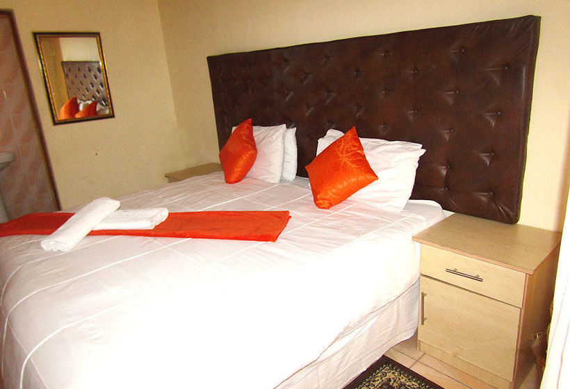 Hotel African Cave Lodge 7