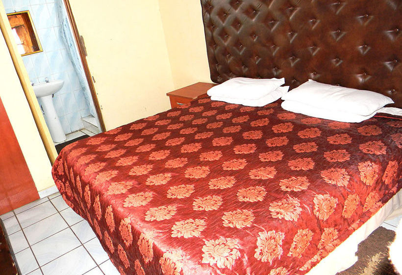 Hotel African Cave Lodge 9