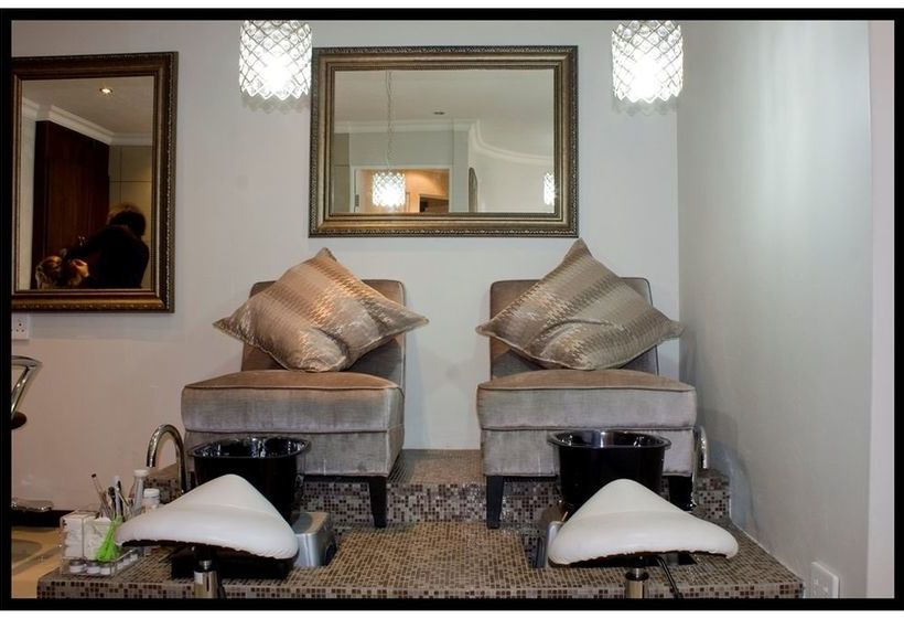 Hotel Alveston Manor 9