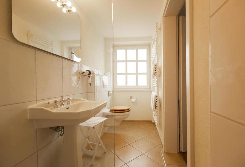 Hotel Heinrichs Bed & Breakfast 13