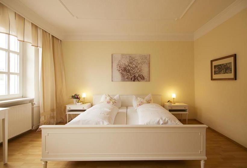 Hotel Heinrichs Bed & Breakfast 16