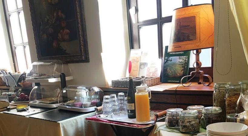 Hotel Heinrichs Bed & Breakfast 3