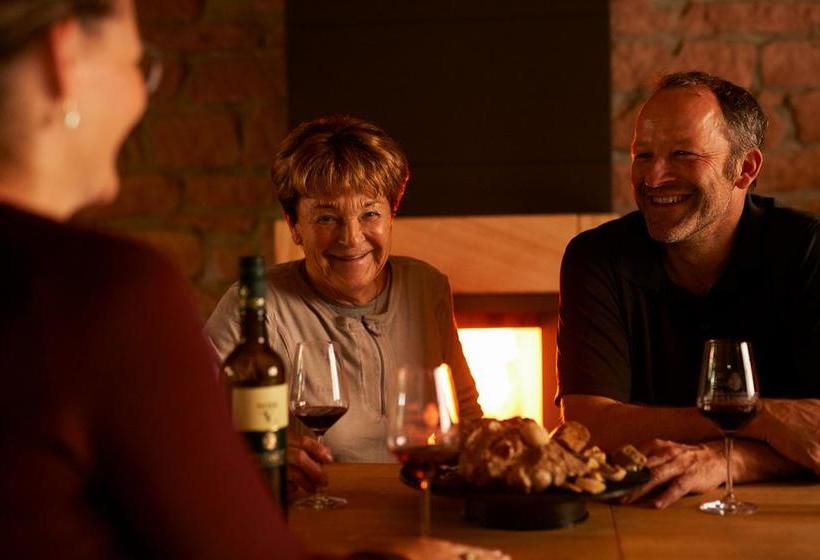 Hotel Heinrichs Bed & Breakfast 9