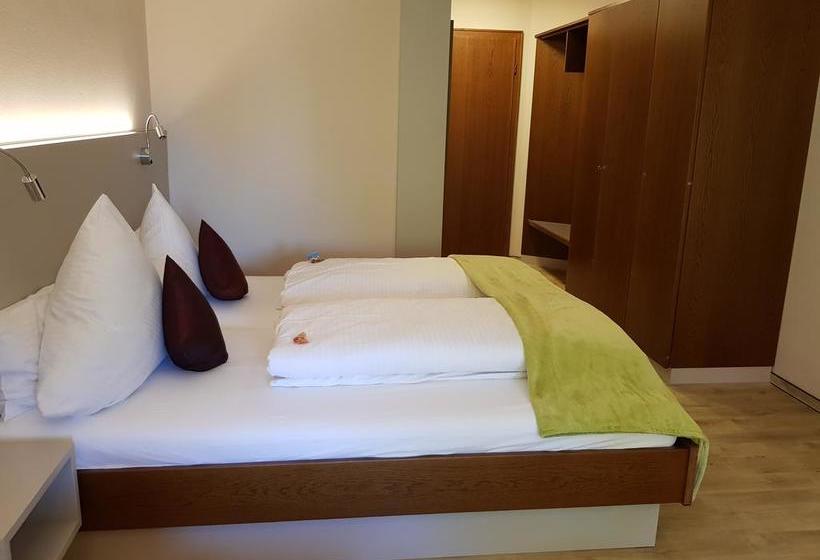 Hotel Landhaus Oberaurach 10