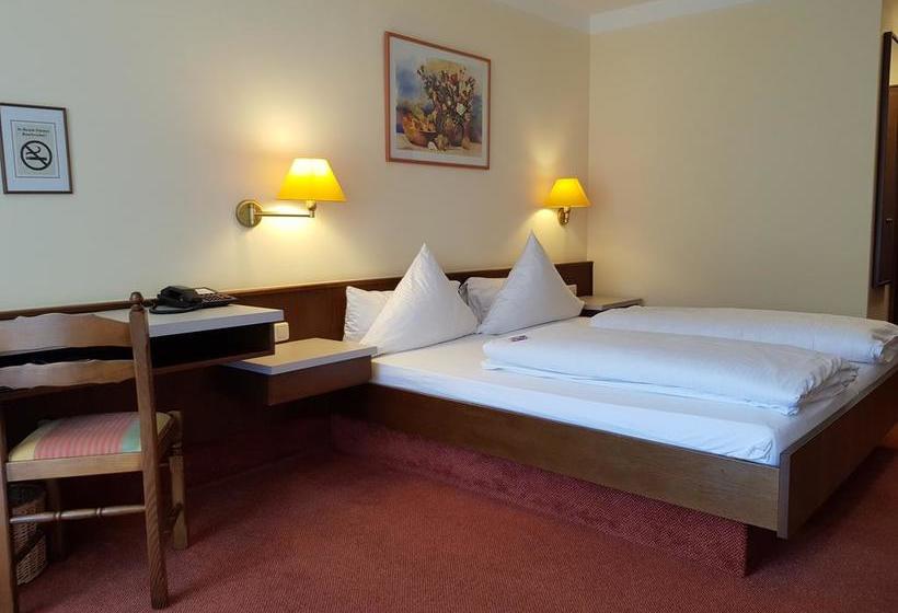 Hotel Landhaus Oberaurach 8