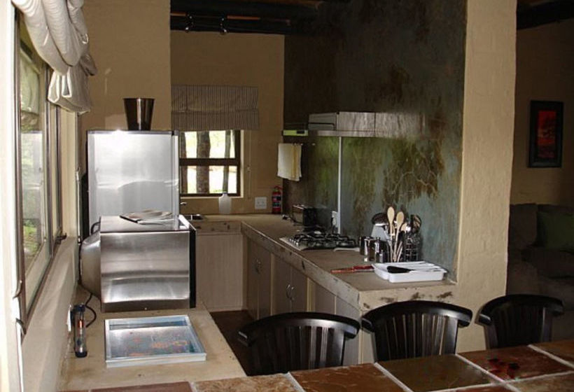 Leselo La Bontshi Lodge 3