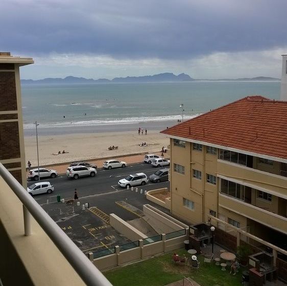 Monaco Gardens Anneline's Self Catering Apartments 16