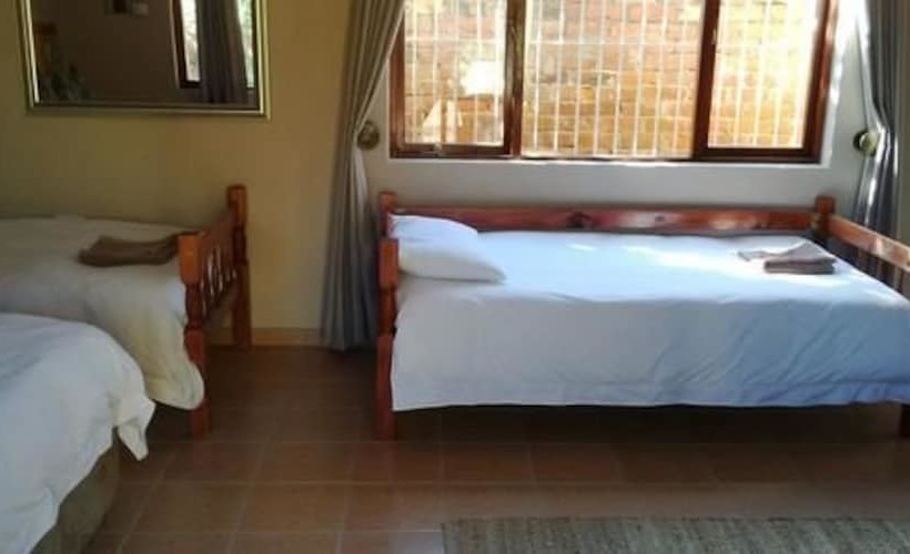 Bed and Breakfast Flintstones Guest House Cape Town 1