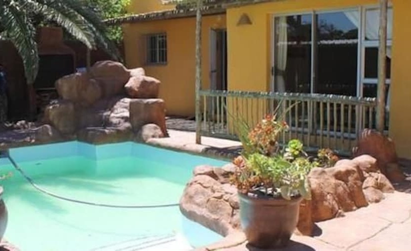 Bed and Breakfast Flintstones Guest House Cape Town 6