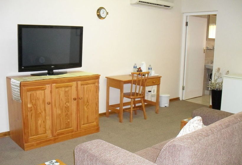 8 Royal Palm Bed & Breakfast 9