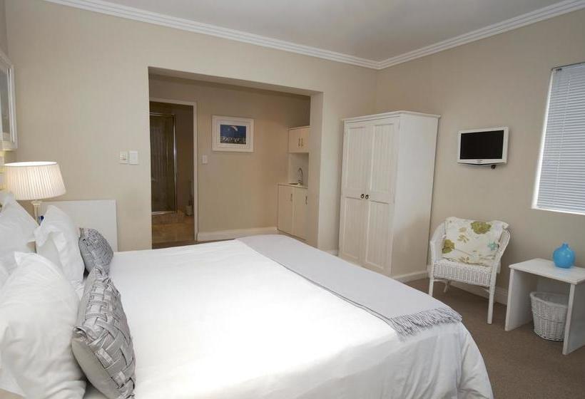 Pension 61 On Camps Bay 14