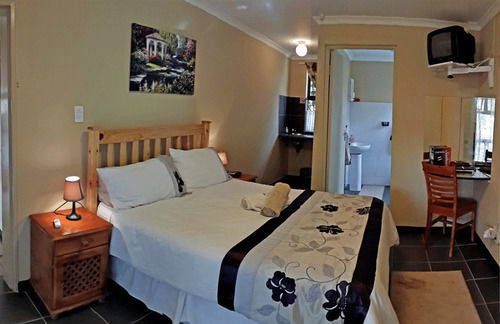 Pension Crystal Rose Lodge 5