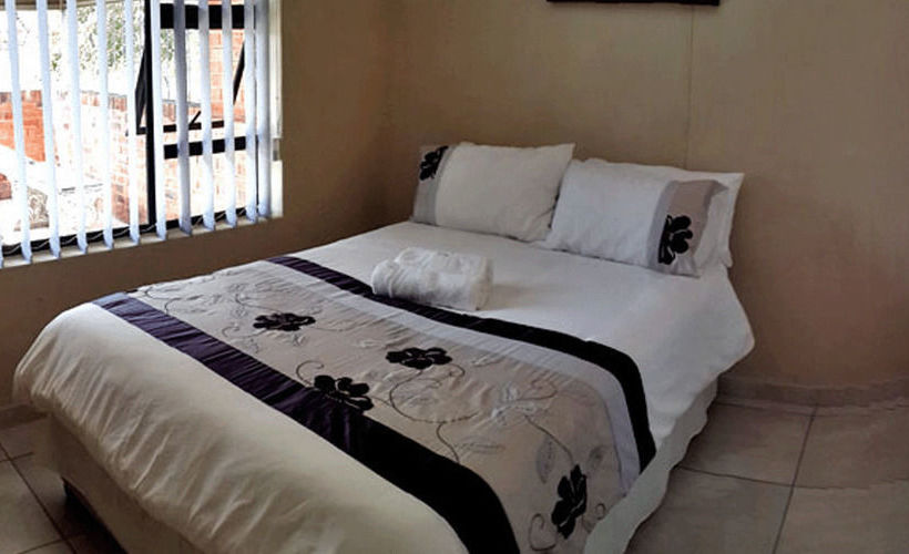 Pension Crystal Rose Lodge 6