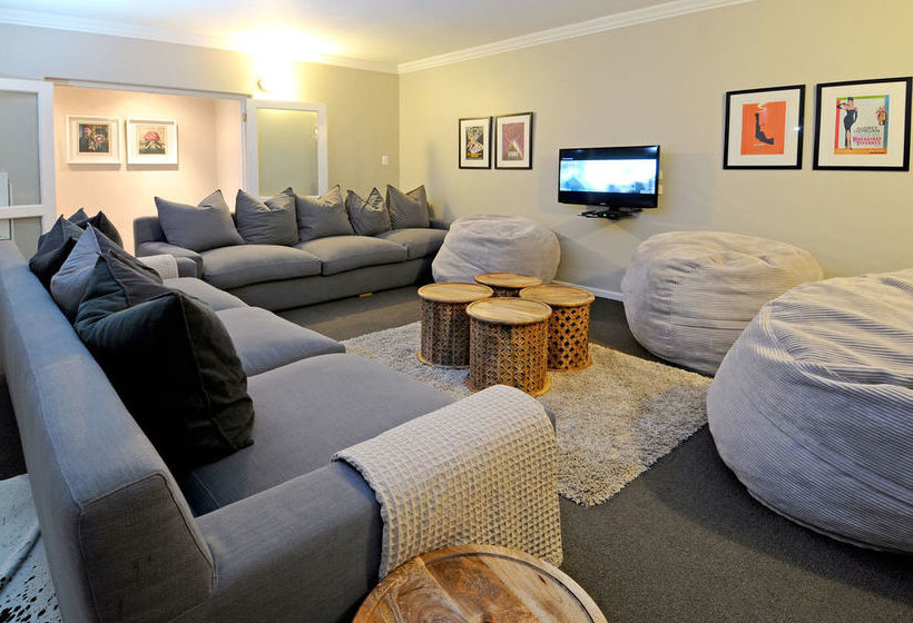 Pension 8a Grahamstown 12