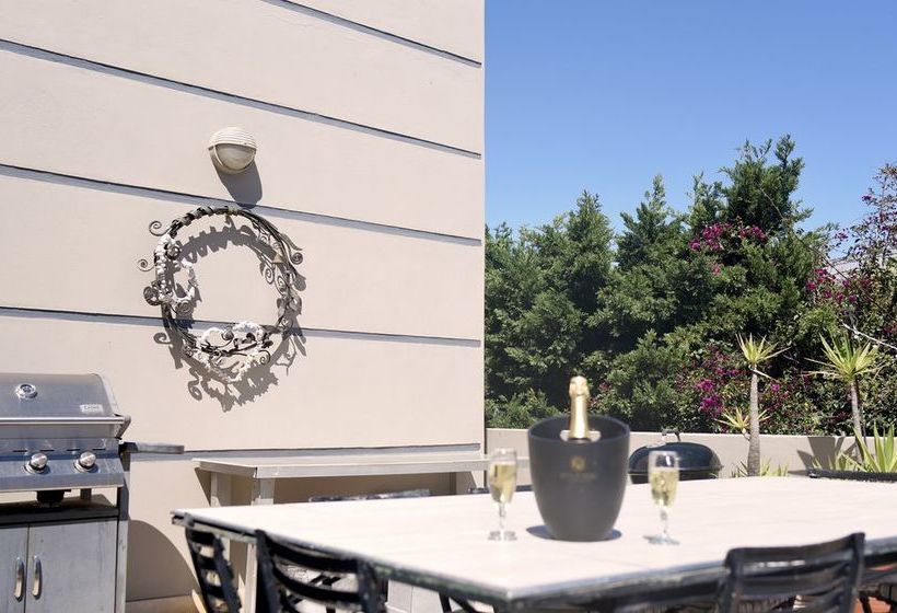 Pensão Sunset Decks 15