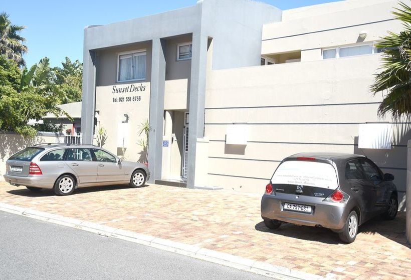 Pensão Sunset Decks 16