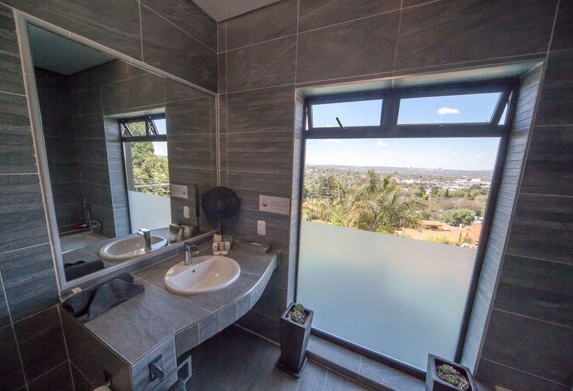 Pension Over The Moon Guesthouse 11