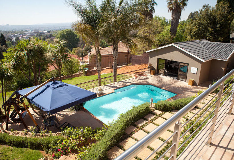 Pension Over The Moon Guesthouse 14