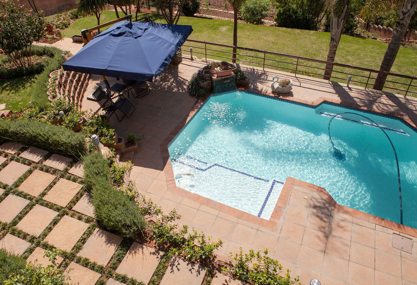 Pension Over The Moon Guesthouse 15