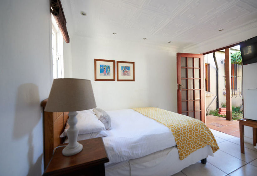 Pension 84 On Fourth 4