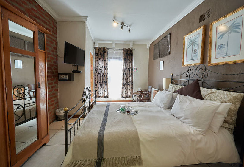 Pension 84 On Fourth 5