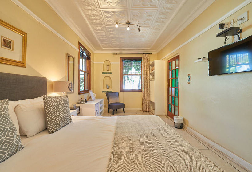 Pension 84 On Fourth 6